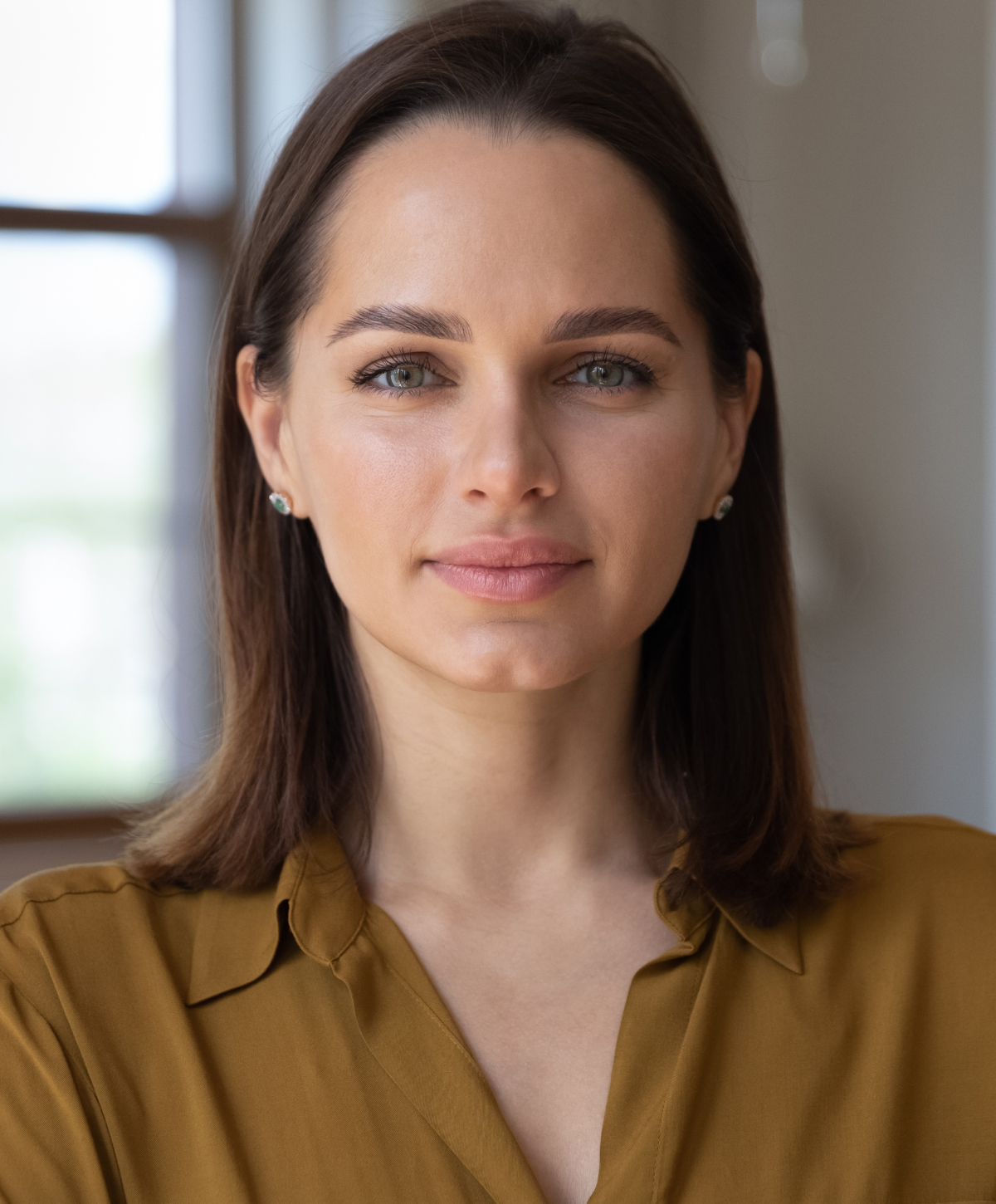 facial contouring Sacramento model wearing a black top