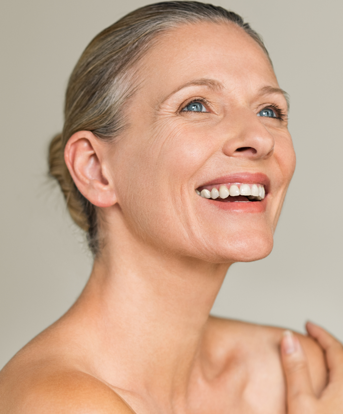 Granite Bay oxygeneo facial model with brown hair